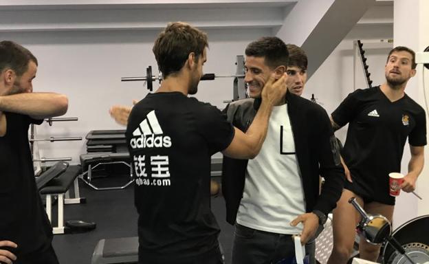 Yuri, en Zubieta despidiéndose de sus compañeros