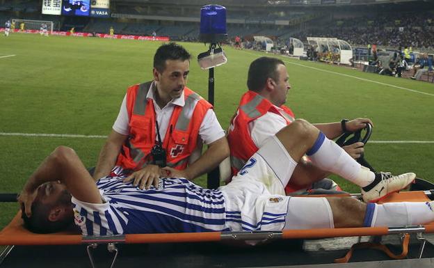 Navas se retiró en camilla del partido ante el Villarreal en Anoeta