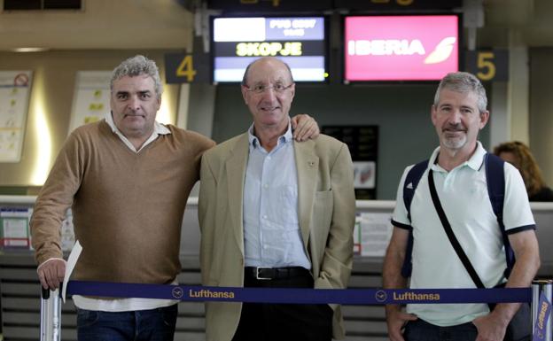 De Pedro, José Mari Martínez y Shanti Bakero