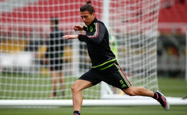 Héctor Moreno, en un entrenamiento con la selección mexicana/Stan Szeto