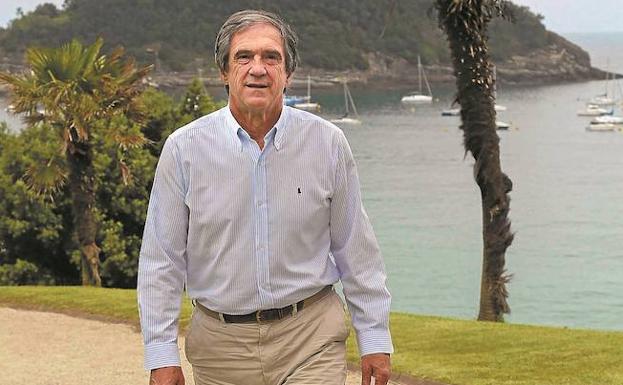 Luis Miguel Arconada, en los jardines del Palacio Miramar de San Sebastián/MICHELENA