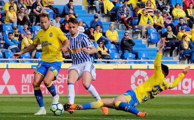 Januzaj jugando entre líneas ante Las Palmas./M. Rodríguez