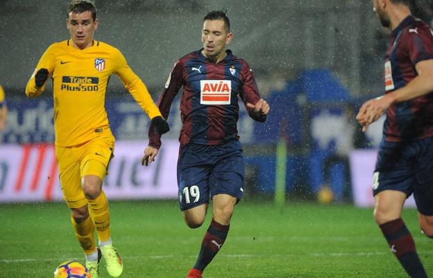 El Eibar se enfrenta al Atlético de Madrid en Ipurua. /MORQUECHO