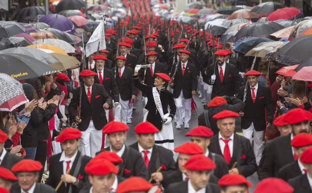 Miles de irundarras han disfrutado del día grande de sus fiestas. Foto: DE LA HERA