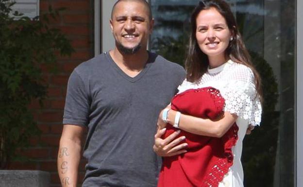 El exdeportista y Mariana Lucón presentan a Marina en sociedad