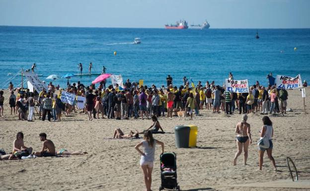 Protesta en la Barceloneta./Josep Lago (Afp)
