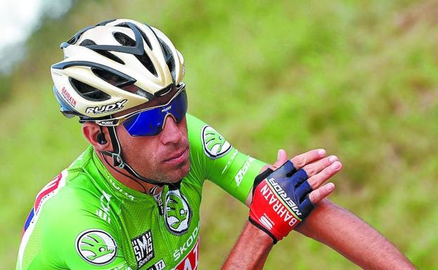 Vincenzo Nibali cedió 21 segundos ante Froome y se aleja en la general.