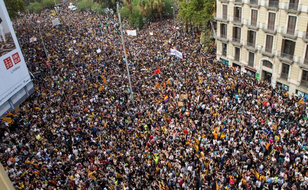 Manifestación en Barcelona durante la jornada de huelga del 3-O./Quique García (Efe)