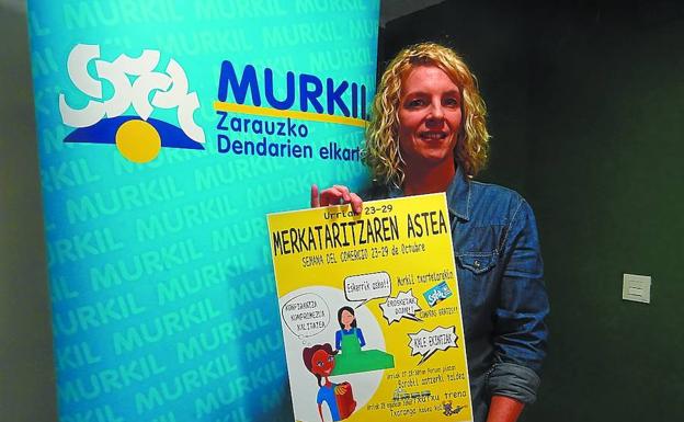 Miren Larrañaga. La presidenta de Murkil, presentando ayer la Semana del Comercio./ETXEBERRIA