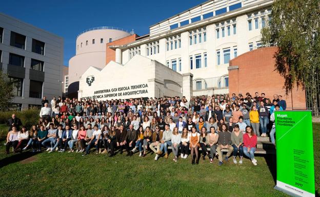 Presentación de actividades de la Bienal de Arquitectura Mugak. /J. AYGÜÉS