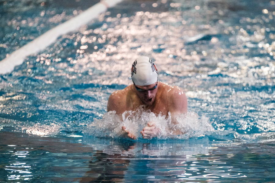 Kevin Cordes, ganador del último Premio Internacional de Natación de Navidad celebrado en las piscinas Paco Yoldi de San Sebastián.