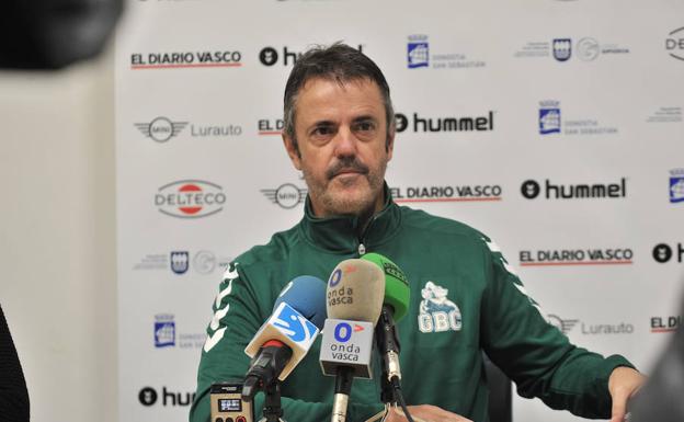 Porfirio Fisac, en una rueda de prensa/Unanue