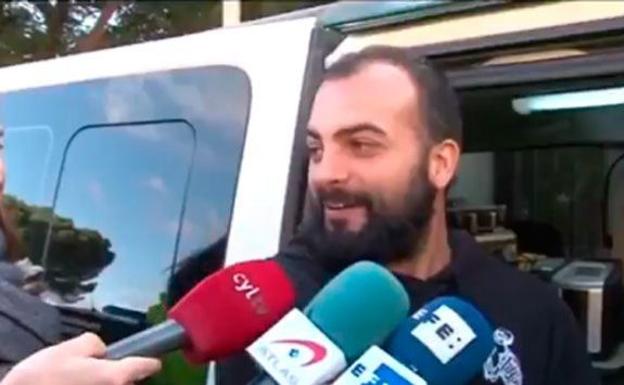 La tremenda 'pillada' a este hombre mientras pasa un control de la Guardia Civil ante la TV