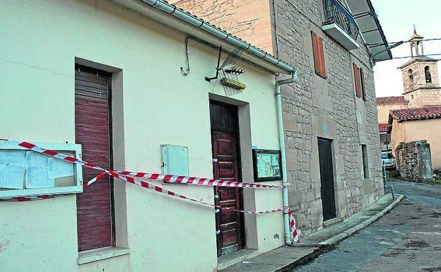 La trifulca se produjo junto al local social del pueblo. /
