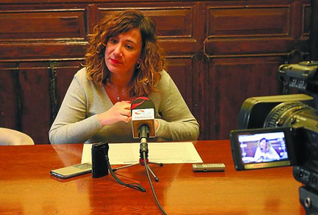 Cristina Laborda anunció la concesión de fondos europeos al proyecto Smartmob. /  FLOREN PORTU