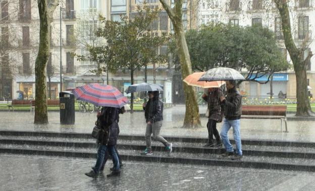 El aviso amarillo por lluvia sigue activado hasta la mañana del domingo