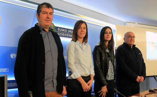Ezkerretik eskuinera, Iban Arantzabal, Estibaliz Alkorta, Ainara Rodríguez eta Patxi Baztarrika./IÑIGO SÁNCHEZ