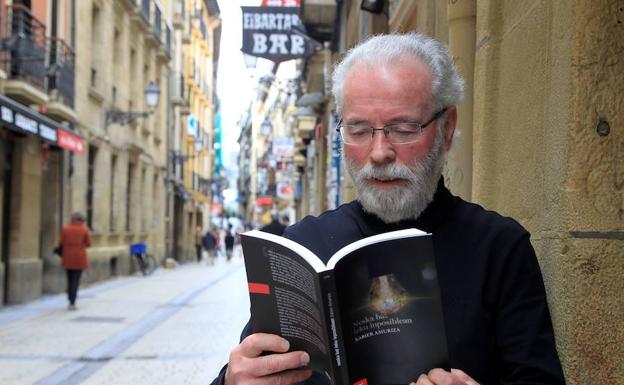 Xabier Amuriza, liburua Donostian aurkeztu zuen egunean./IÑIGO SÁNCHEZ