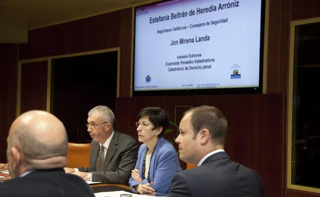 Presentación del informe en el Parlamento Vasco/Irekia