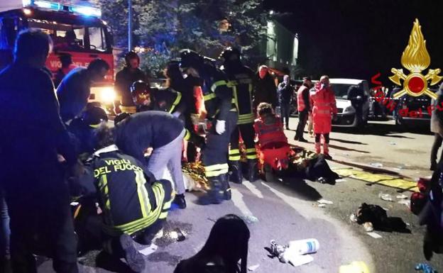 Seis muertos y decenas de heridos por estampida en discoteca en Italia Seis muertos y decenas de heridos por estampida en discoteca en Italia