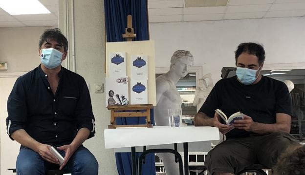 José Blanco García y Javier Aguirre, durante la presentación del poemario 'Calle Blas de Otero'. /