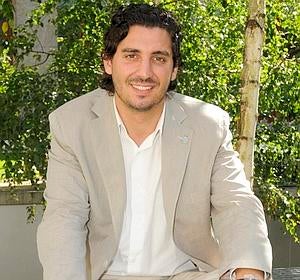 Javier Escribano Rodríguez, de 31 años, diputado por La Coruña, accedió al Parlamento en las pasadas autonómicas./ Parlamento de Galicia/