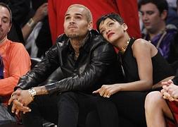 Rihanna y Brown, durante el encuentro. / Danny Moloshok (Reuters)/