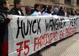 Protesta de los trabajadores de Huyck Wangner ante el cierre de la empresa