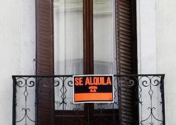 Caseros comienzan a retirar sus pisos del alquiler social al rebajarse la renta a 450 euros