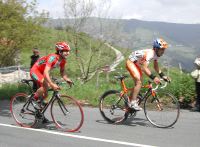 Eder Salas (Baqué) se llevó el triunfo en una Subida Ciclista a Urraki que tuvo un satisfactorio estreno de recorrido