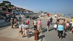 Los accesos al puerto de Socoa permanecieron cerrados. /LOBO ALTUNA/