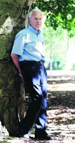 Jesús Altuna deja claro que está «jubilado, pero no retirado». / MIKEL FRAILE/