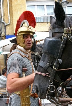 Estos romanos tenían carro, pero faltaban los caballos./