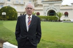 El consejero de Justicia Joseba Azkarraga en su última visita al hotel de Chiberta./
