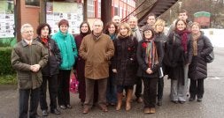 Los representantes de la ruta, ayer en Mirandaola. Entre ellos Aurelio González, Agurtzane Elustondo y Eli López de Munain./