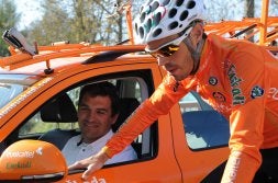 Samuel Sánchez junto a Igor González de Galdeano. /MORQUECHO/