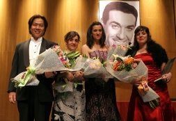 Jong Hoon Heo, Miriam Zubieta, Miren Urbieta y Carol García Grillo fueron los galardonados. /ARIZMENDI/