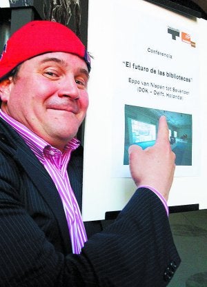 Eppo Van Nispen, bibliotecario con estilo de showman. ::
MICHELENA/