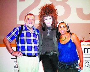 Peio López de Munain, Xabier Arakistain y Fany Lobos. ::
PALOS/
