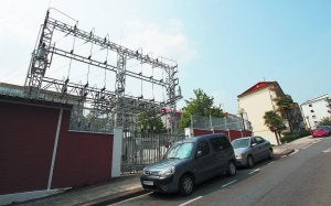 Fecha de caducidad. La subestación de Larreaundi será sustituida por otra en Txenperenea. :: F. DE LA HERA/