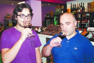 Arnau Estrader y Oscar Santa Coloma, se han clasificado para la final de la Nariz de Oro. :: AMAXKAR/
