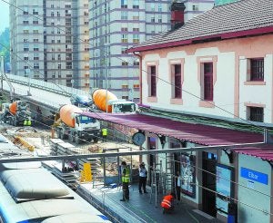 Obras en la estación. Las obras de reforma que comenzaron en el mes de junio avanzan notablemente. :: MORQUECHO/