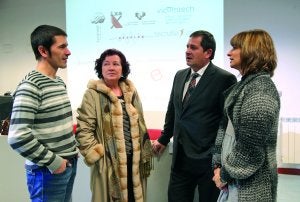 Presentación. Igor Leturia, Begoña Muruaga, Edorta Larrauri e Itziar Nogueras. :: LUSA/