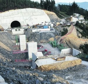 Obras del TAV en el tramo Tolosa-Hernialde. :: MIKEL FRAILE/