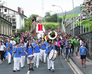 El municipio continua de fiestas y hoy y mañana los vecinos tendrán por delante diversos actos. ::
JUANFER/