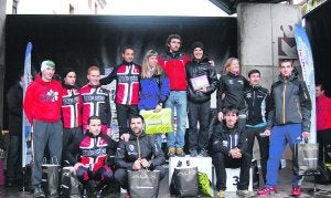 Podium. La V edición de la carrera de montaña que organiza Goierri Garaia Mendi Lasterketa generó esta imagen con los vencedores./
