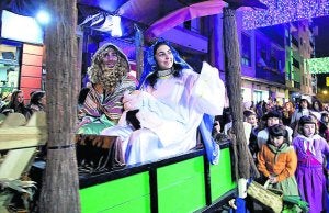 El Nacimiento como novedad paseó en un carro. ::
ARIZMENDI/