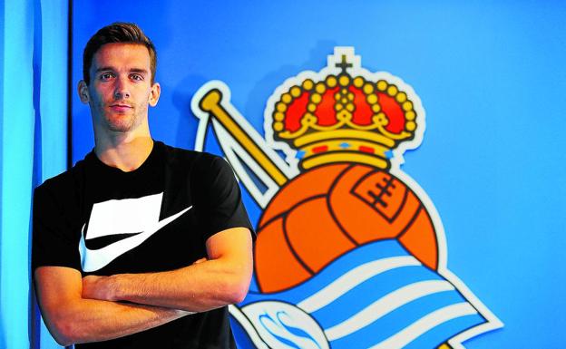 Diego Llorente: «Intento coger los mecanismos de central zurdo pero la base no cambia: sacar el balón jugado» - Donostia 2016 DV