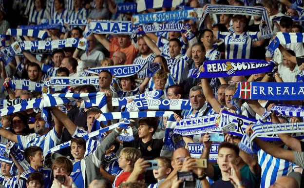 La Real tampoco estará sola en Valladolid este sábado. 