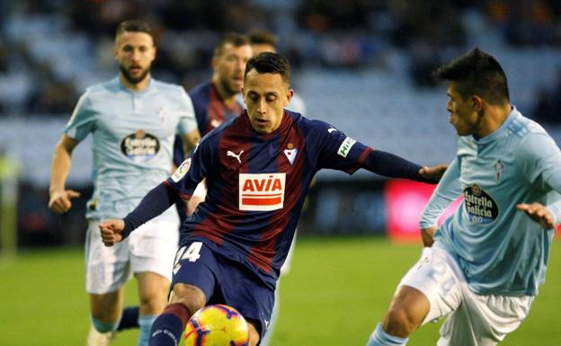 Fabián Orellana, en el Celta Eibar de la temporada pasada/EFE